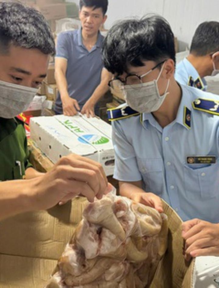 5 kiểu áo dễ